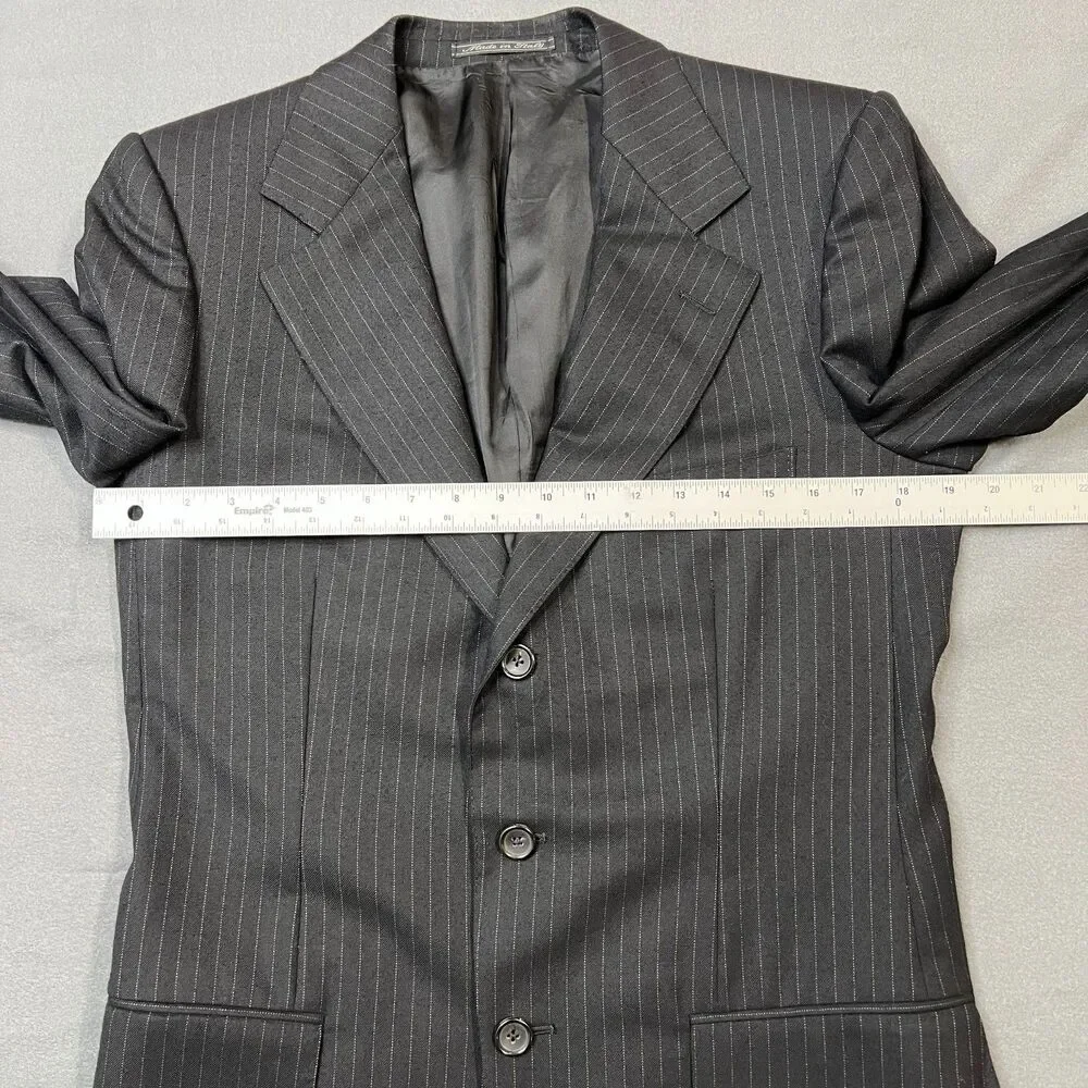Gucci Tom Ford Blazer Mens Size 48R Black 100% Wool Pinstripe Notch Lapel